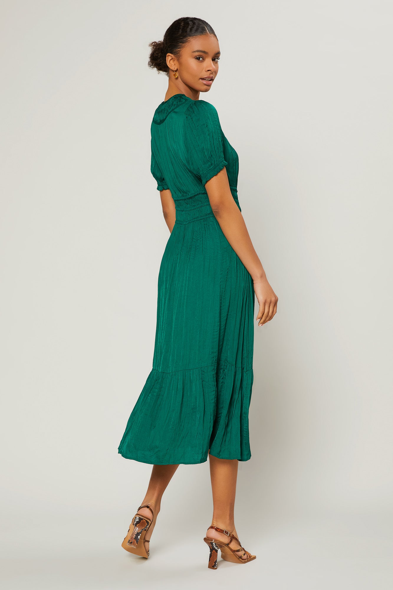 Brooklyn Pleated Midi Dress – CURRENT AIR